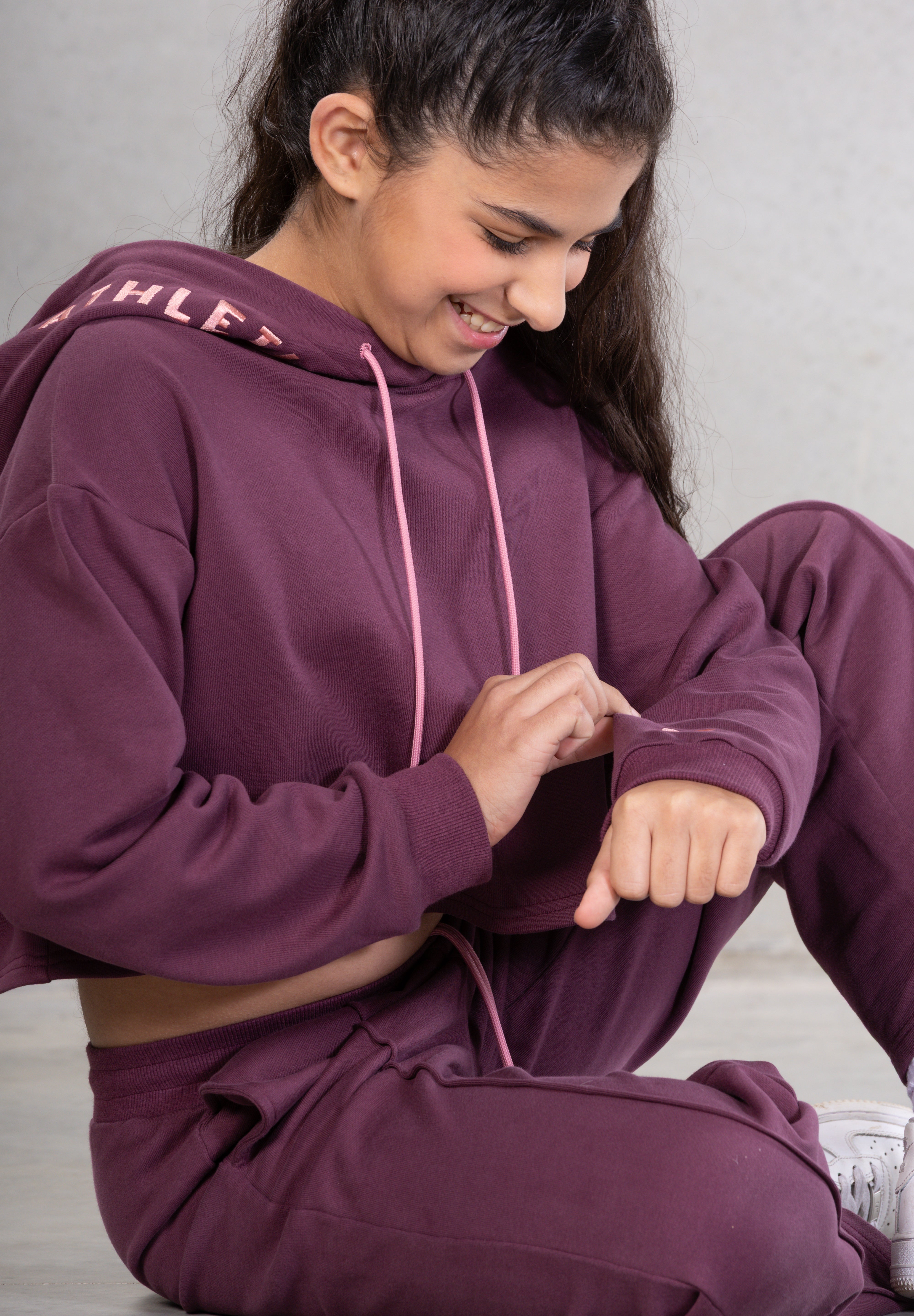 PAIGE CROP SWEATSHIRT
